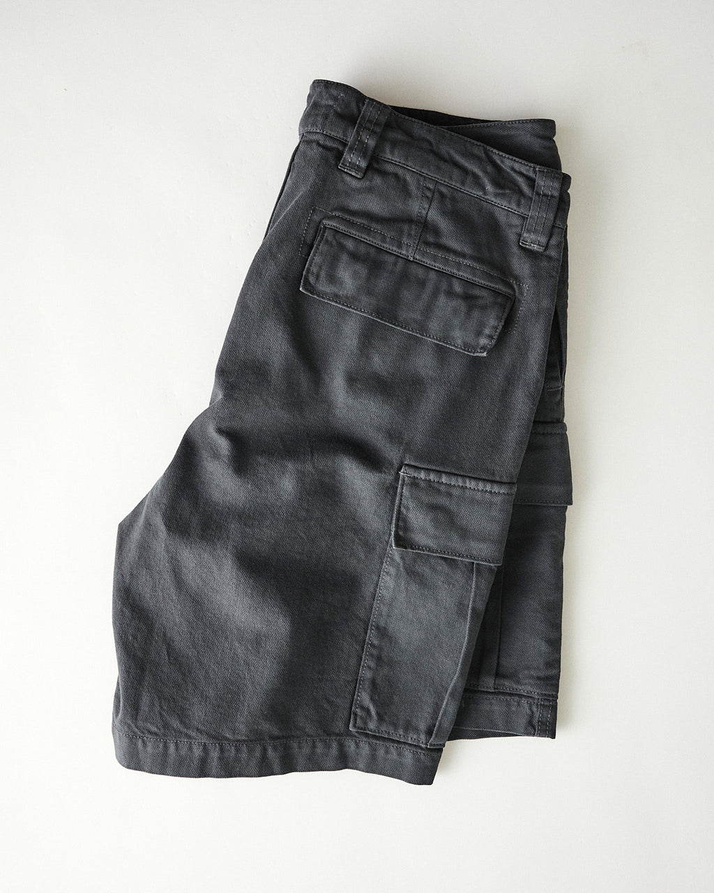 The Tommie Short in Faded Black Broken Twill