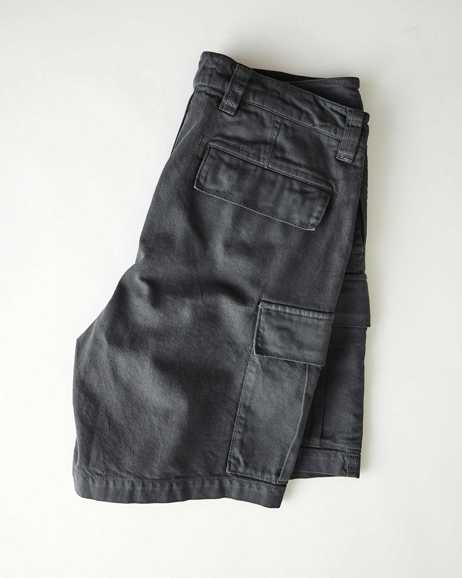 The Tommie Short in Faded Black Broken Twill
